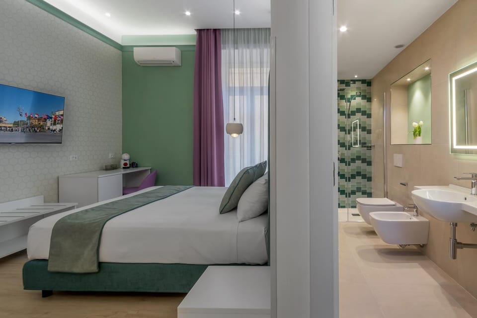 Shower, Bed, Bathroom, TV and multimedia, Coffee/tea facilities, Balcony/Terrace, Bedroom