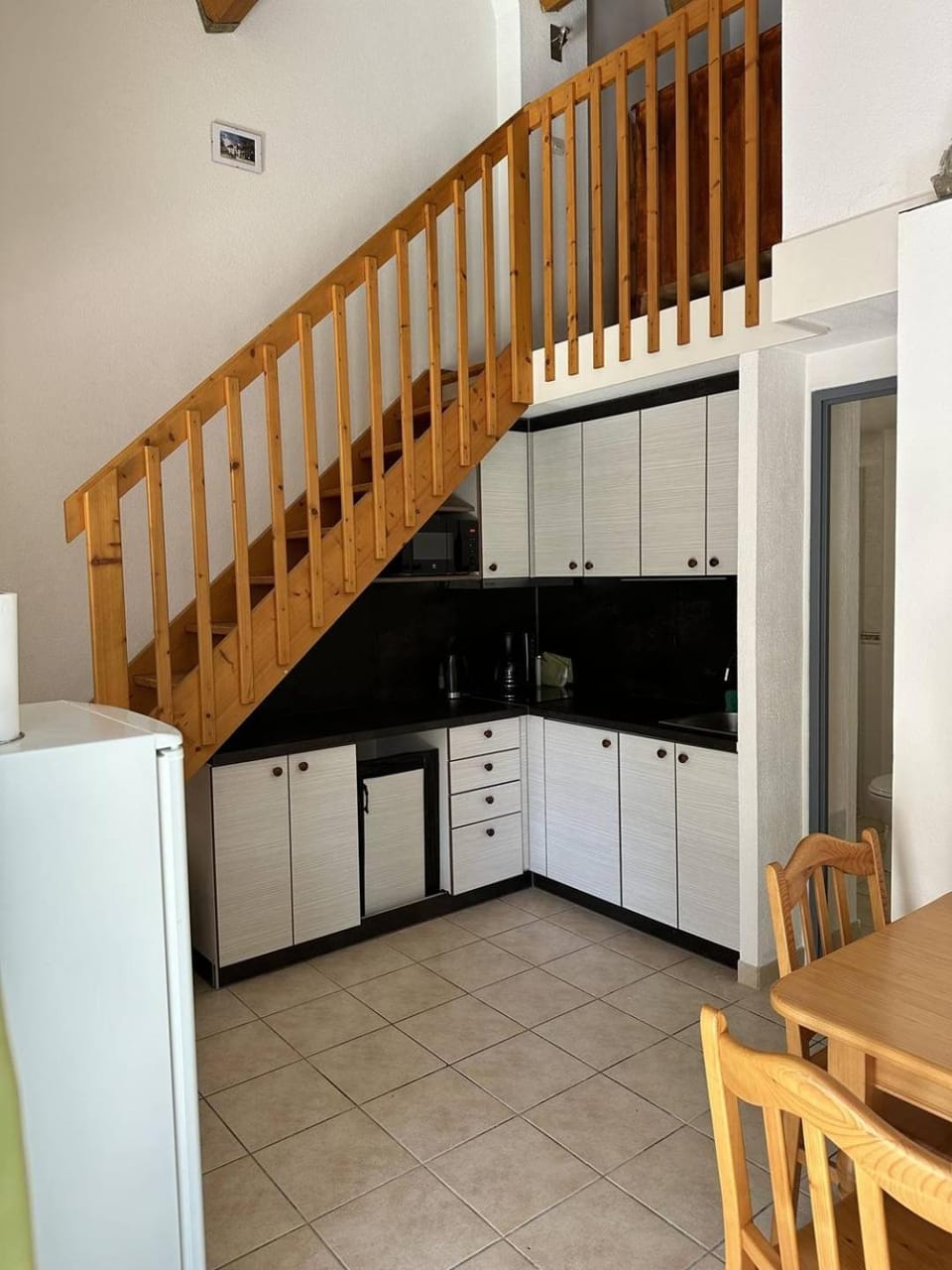 Kitchen or kitchenette, Dining area, dishwasher, minibar, stove