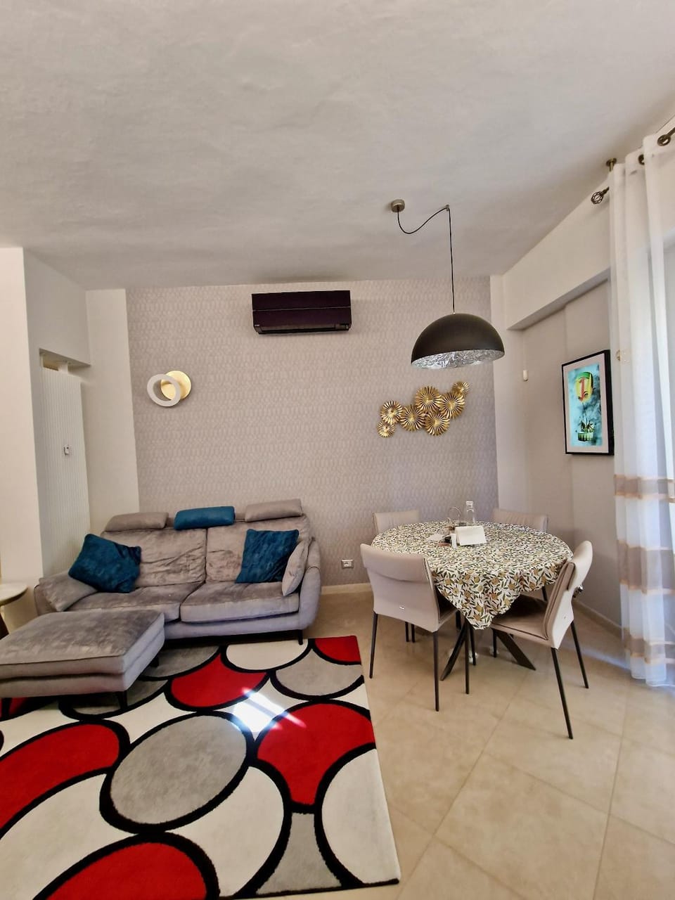 Living room, Seating area, Dining area, air conditioner