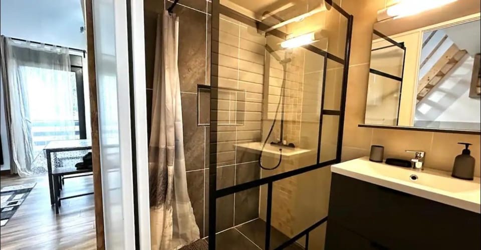 Shower, Bathroom