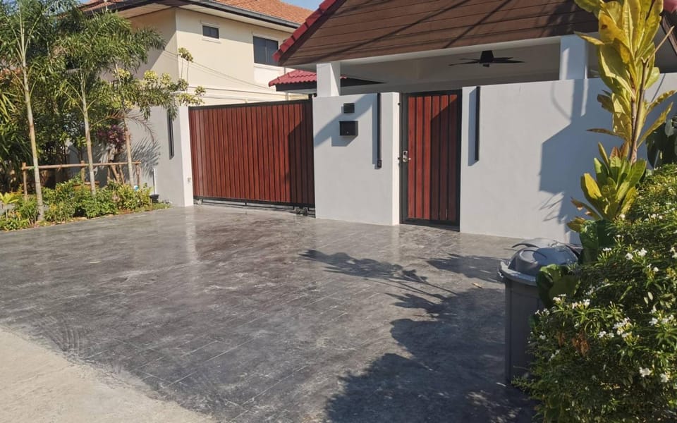 Property building, Street view
