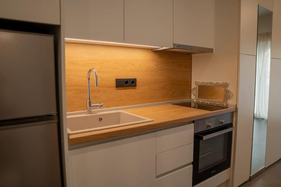 Kitchen or kitchenette, minibar, pet friendly, stove