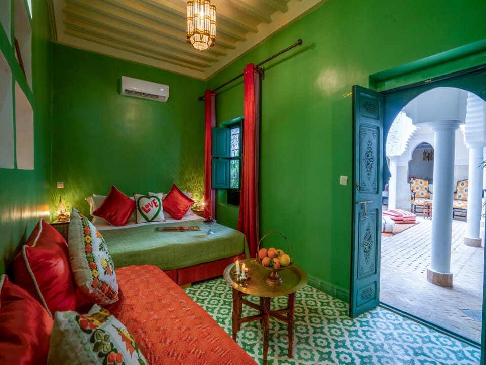 Bed, Photo of the whole room, Seating area, Bedroom, air conditioner