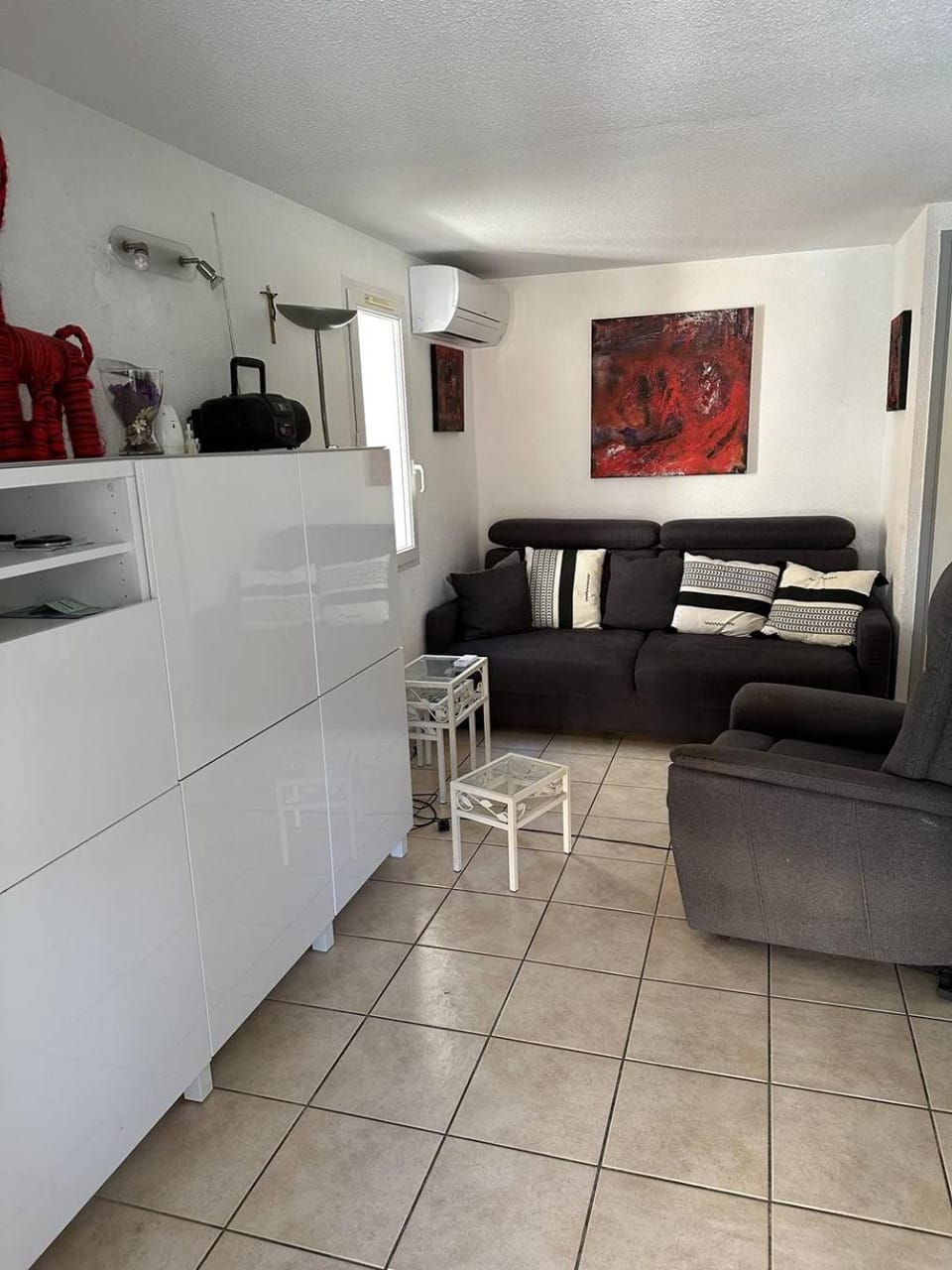 Living room, Seating area
