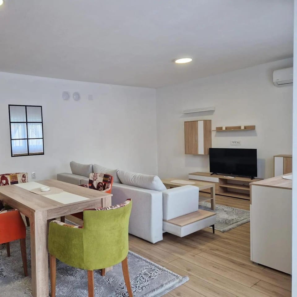 Apartman Milos - centar grada free parking Apartment in Serbia