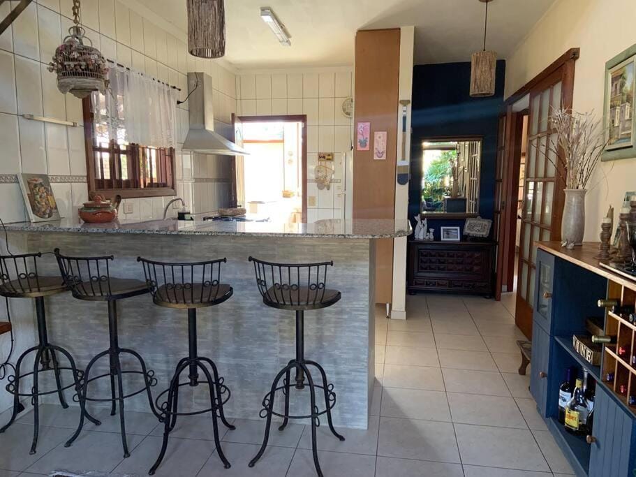 Casa Oceano perto da praia e completa com churrasqueira e piscina House in São Sebastião