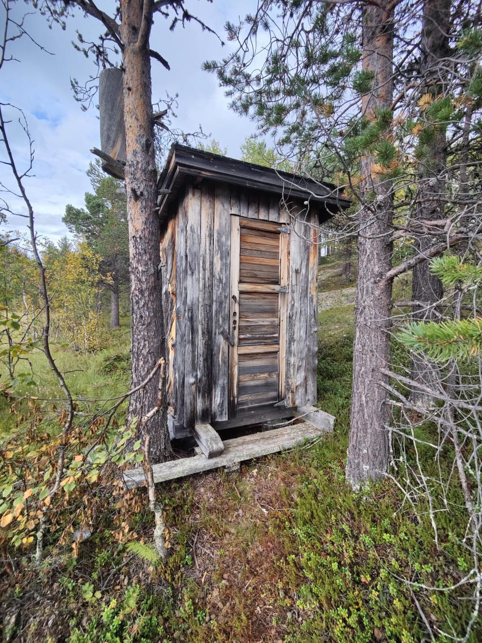 Toilet, Natural landscape