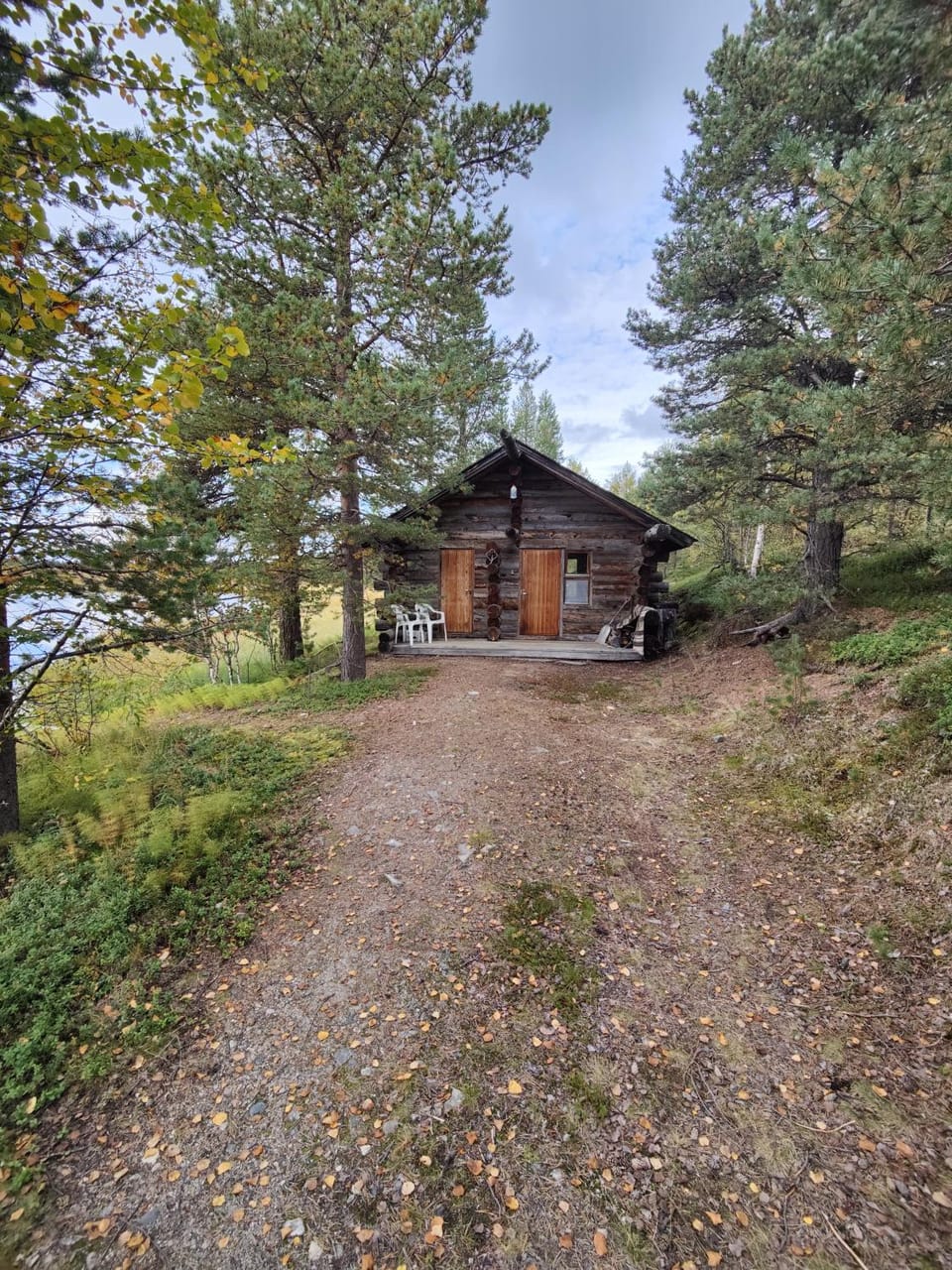 Property building, Natural landscape, Lake view, Parking