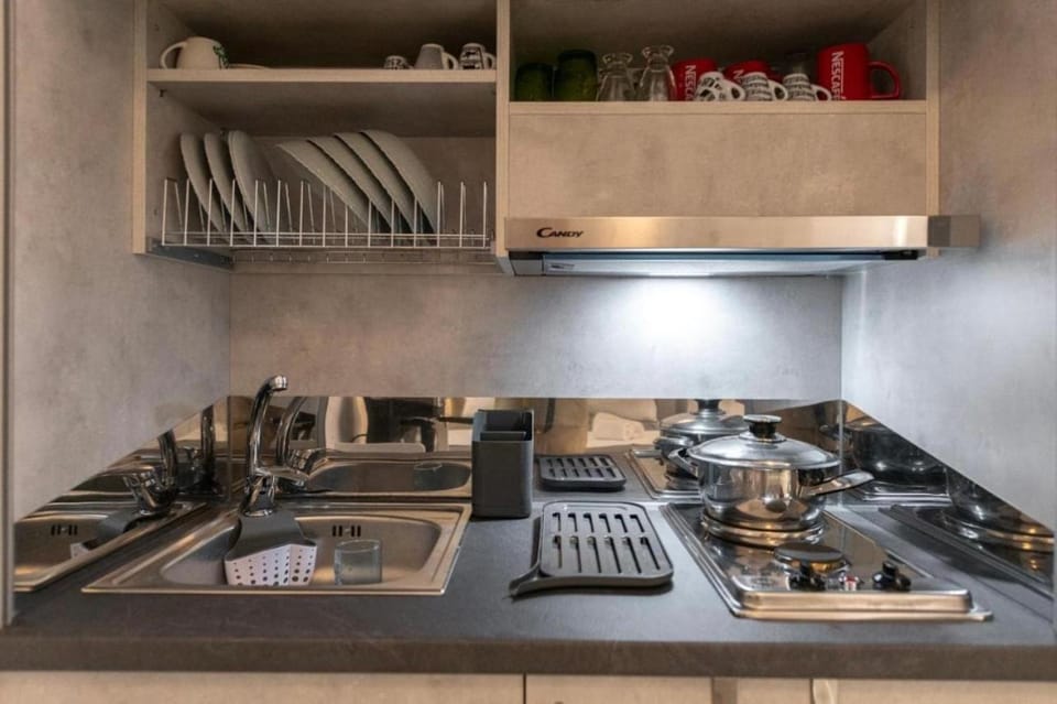 Kostas Plaka Square Apartment in Plaka