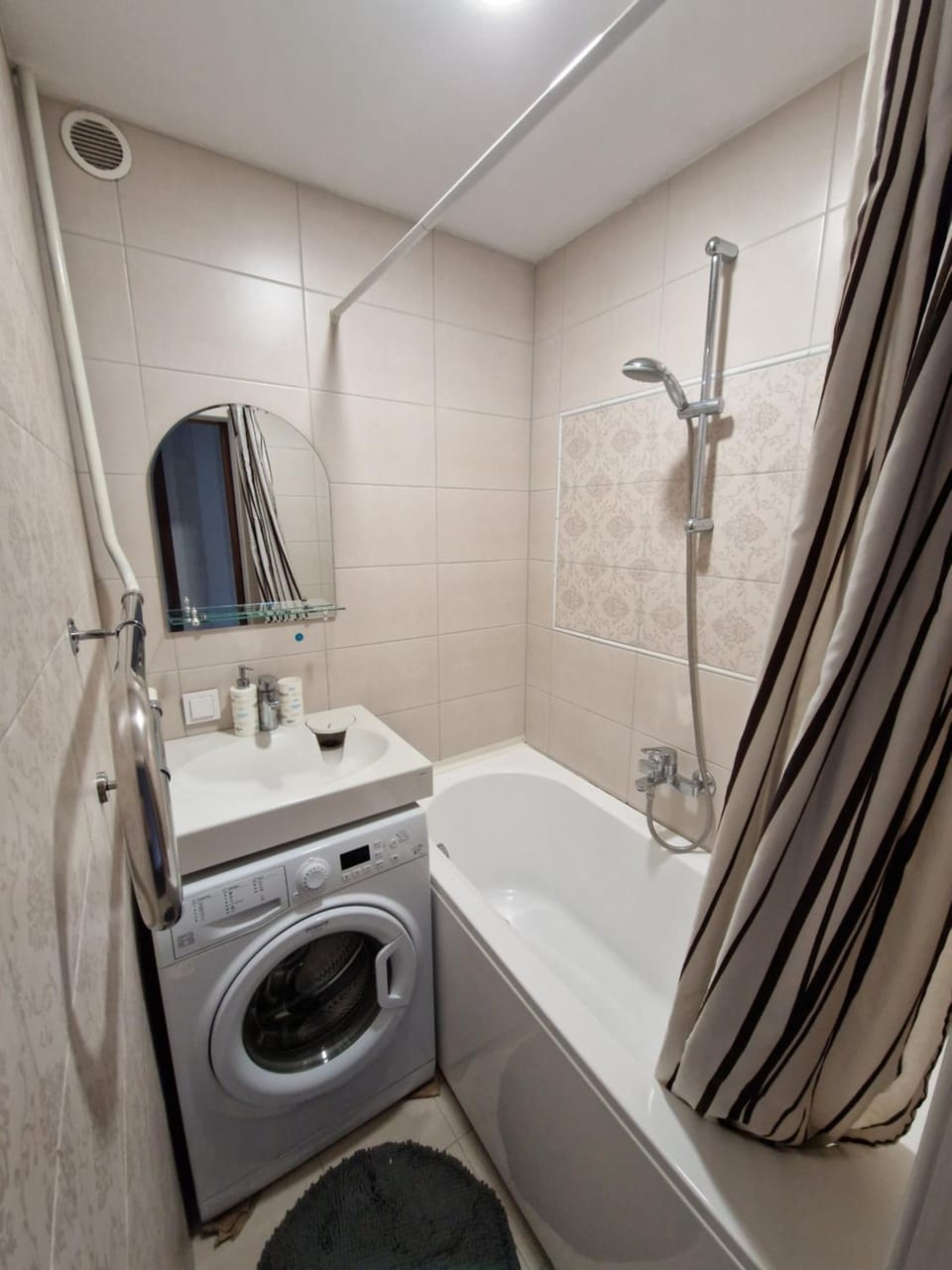 Shower, Bathroom, washing machine, dryer
