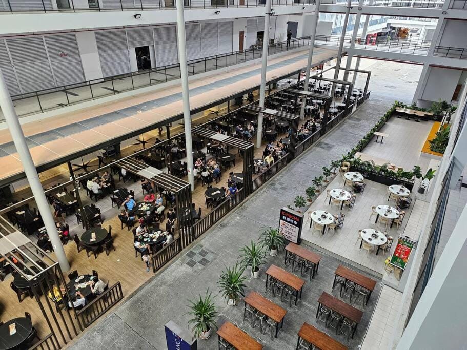 Kuching Podium Opposite Mall 3BR free parking with Pool A2 Apartment in Kuching