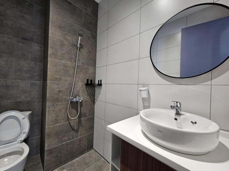 Kuching Podium Opposite Mall 3BR free parking with Pool A3 Apartment in Kuching