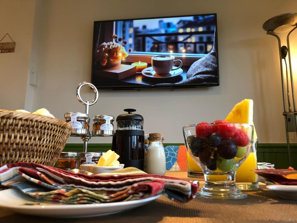 TV and multimedia, Food and drinks, Food, Breakfast