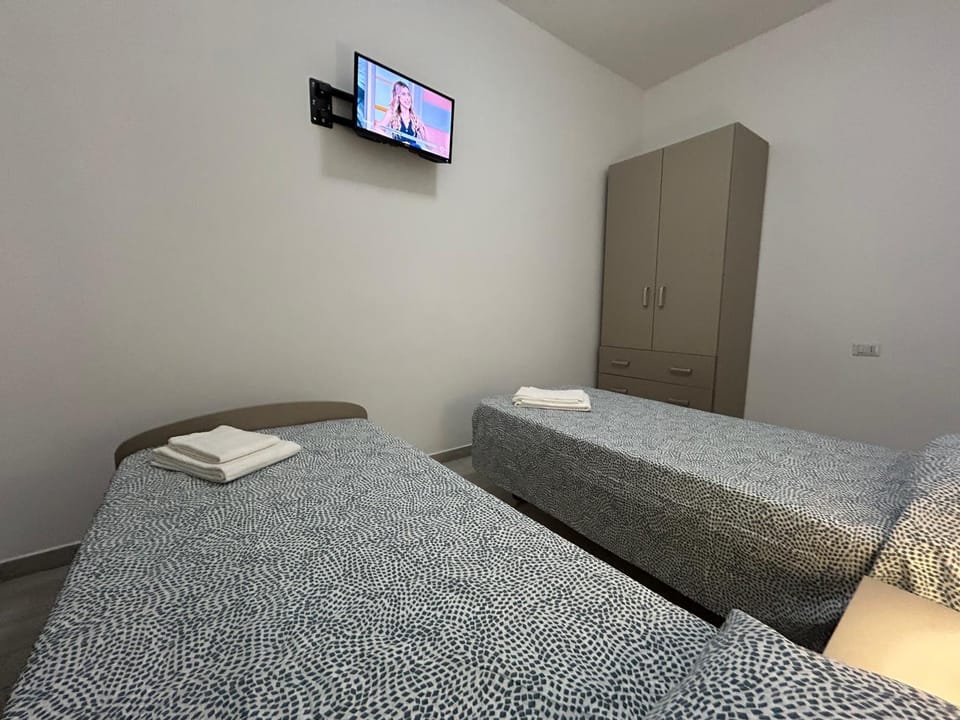 TV and multimedia, Bedroom, wardrobe
