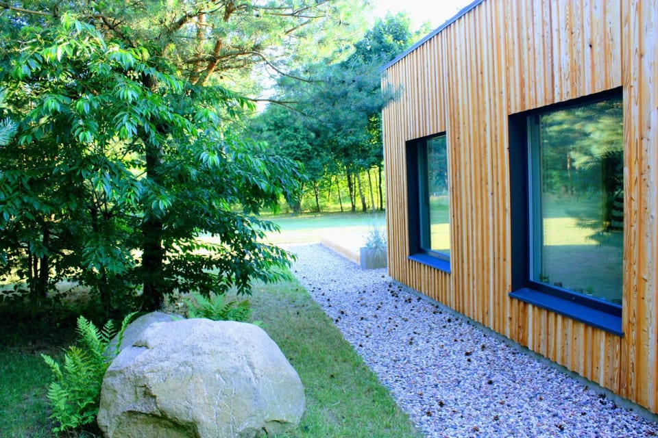 Property building, Spring, Day, Natural landscape, Garden, Garden view