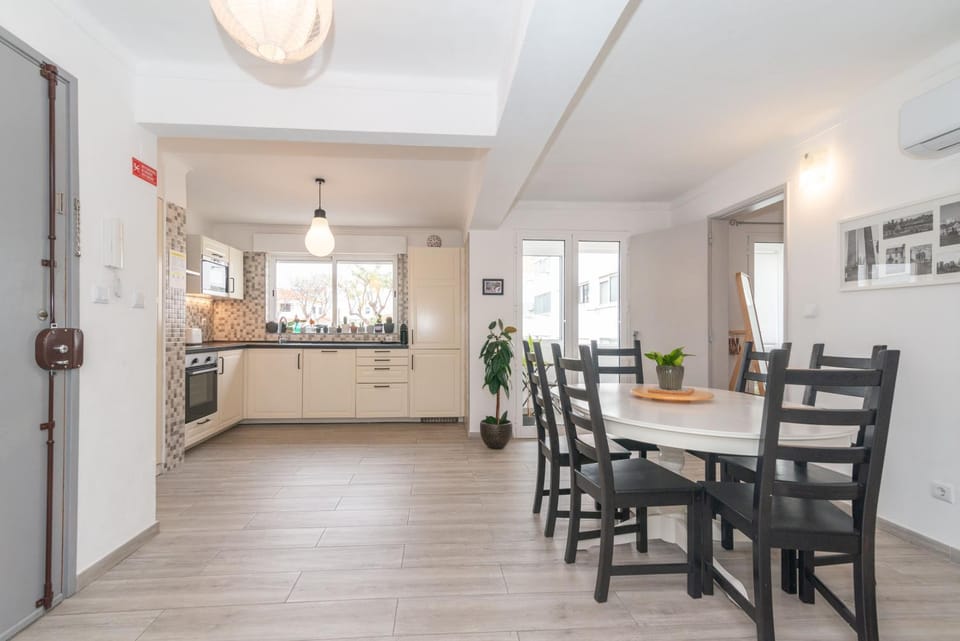 Dining area, dishwasher, minibar, pet friendly, stove, kitchen
