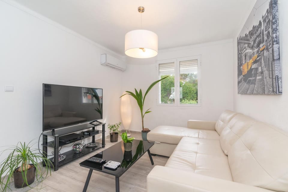 TV and multimedia, Living room, air conditioner