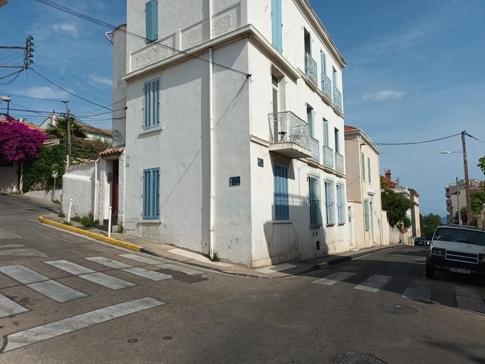 Studios à 50 m des plages du Mourillon Apartment in Toulon