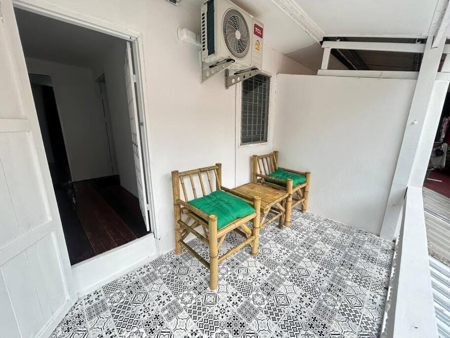Townhouse nearby Klong Dao beach House in Sala Dan