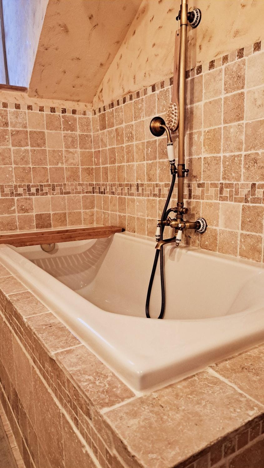 COSY CHAMBRE-SUITE climatisée Bed and Breakfast in Centre-Val de Loire