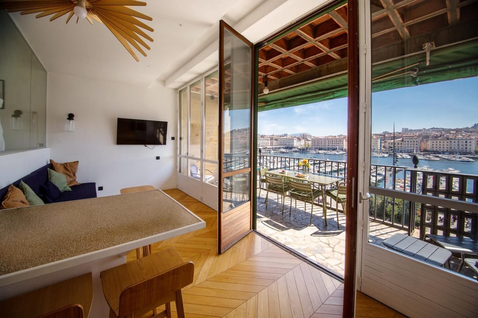 Living room, City view