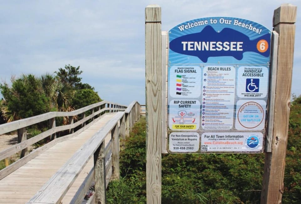 Kraken's Den * Oceanview * Steps to ocean * Pool Apartment in Carolina Beach