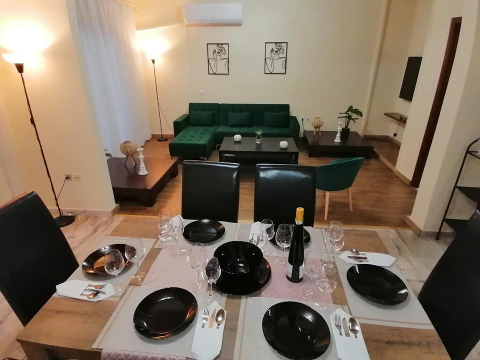 Living room, Seating area, Dining area, Food
