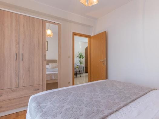 Roza Apartment in Baška Voda