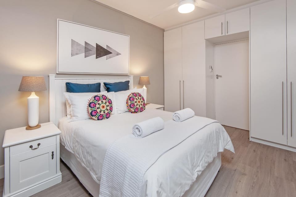 Bed, Photo of the whole room, Bedroom, towels, wardrobe