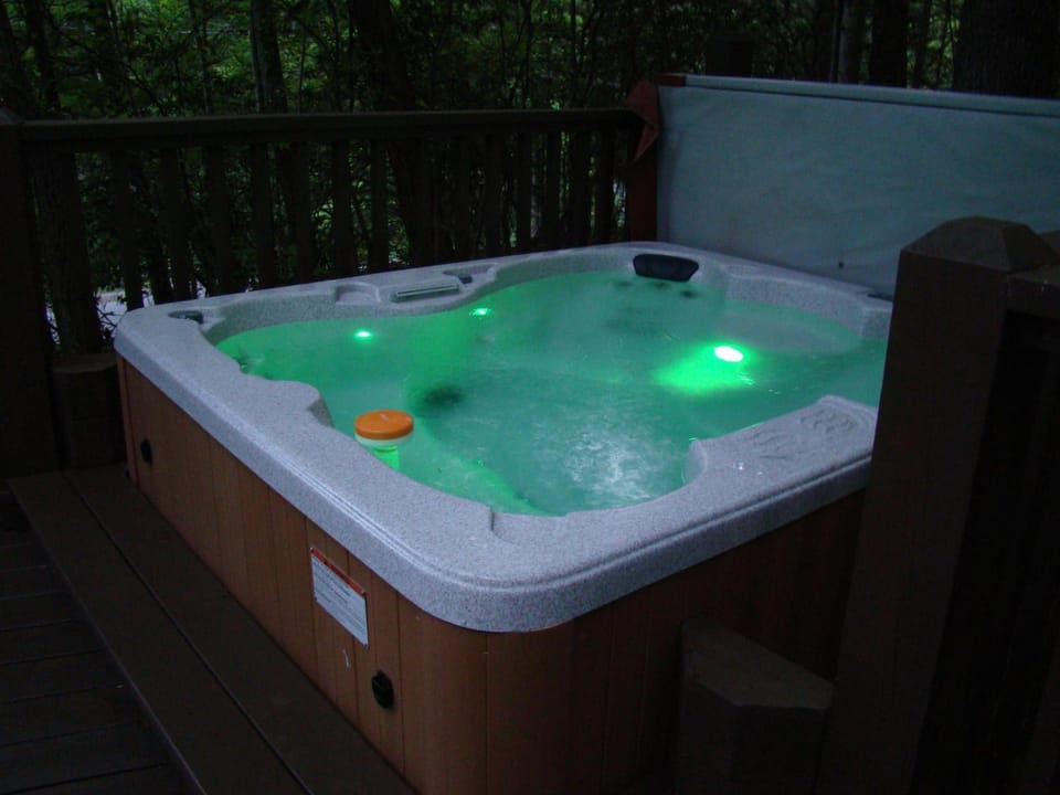 Night, Hot Tub