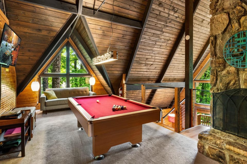 Billiard, Game Room, Living room