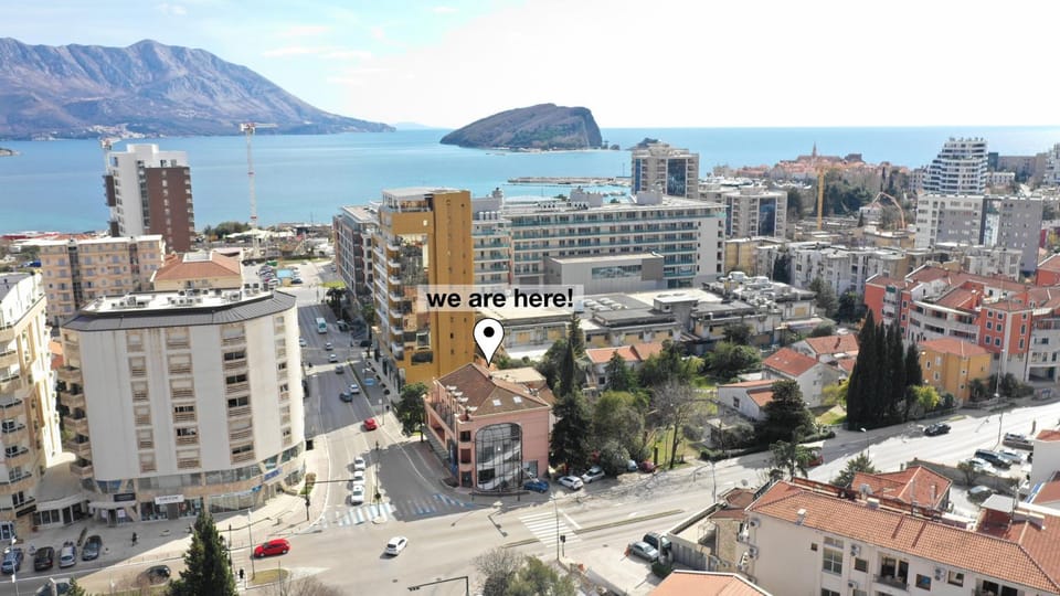 Property building, Neighbourhood, Bird's eye view, City view, Sea view, Location
