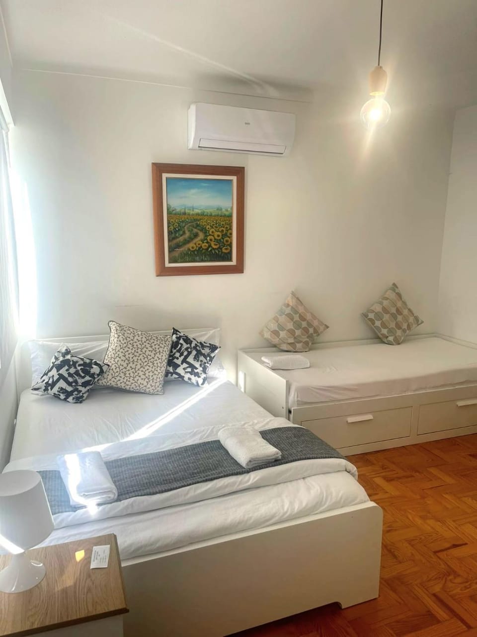Bed, Photo of the whole room