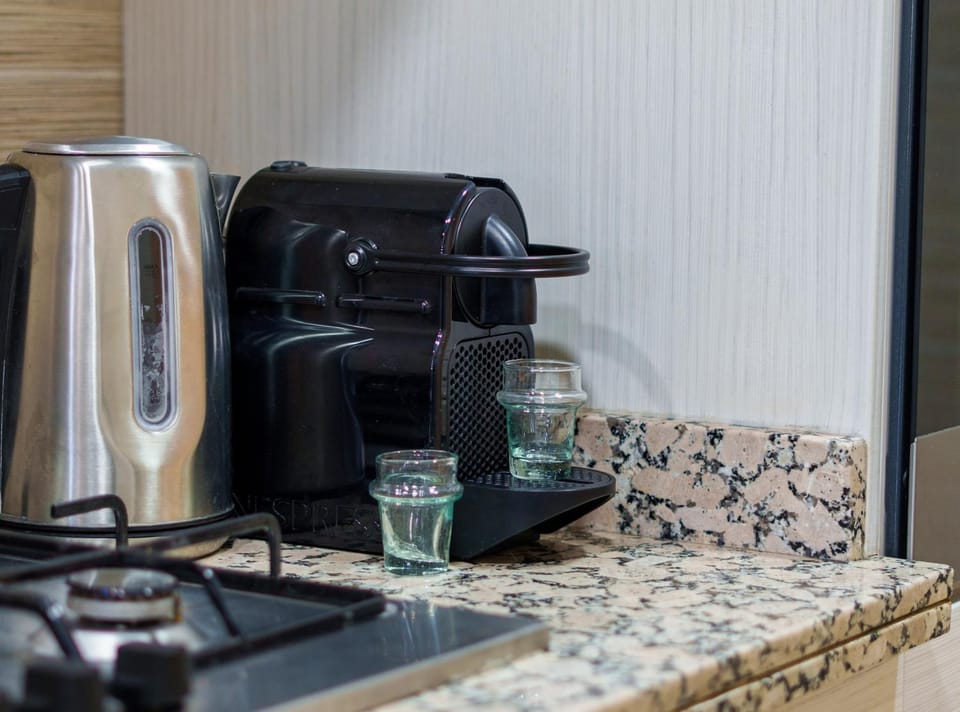 Coffee/tea facilities, Kitchen or kitchenette, toaster