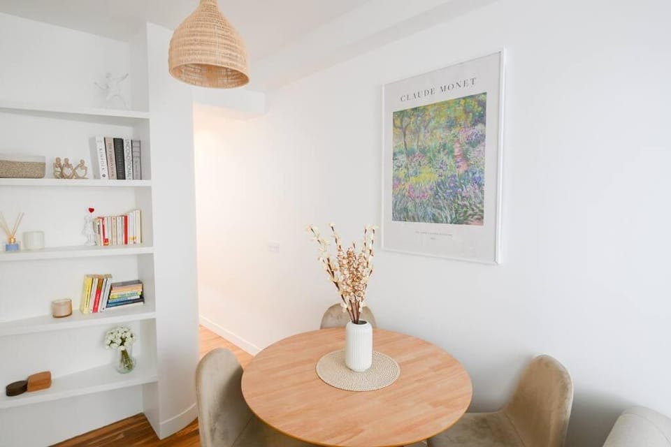 We Parisian The Marais Cozy Home Apartment in Paris