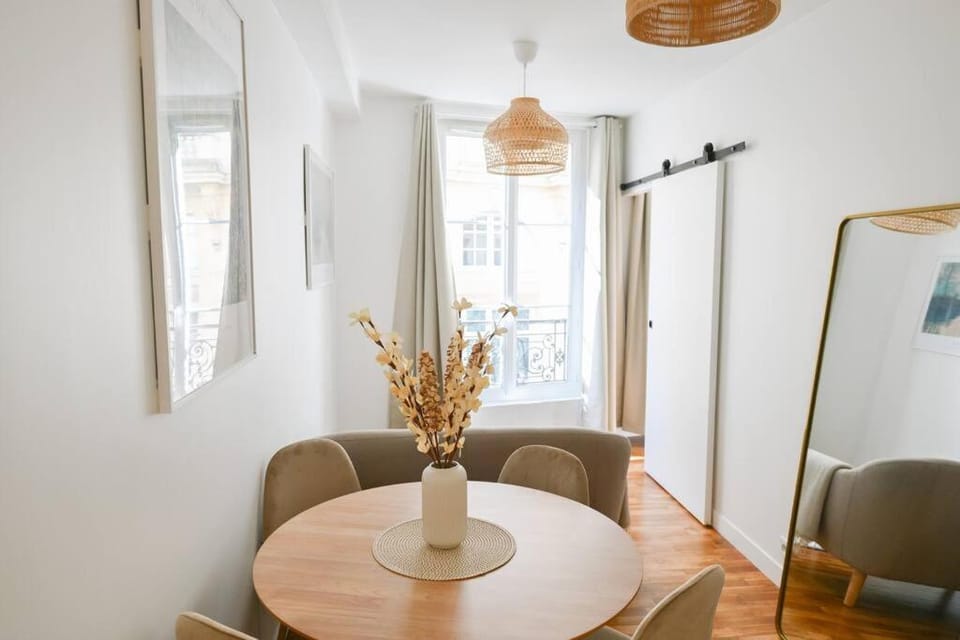 We Parisian The Marais Cozy Home Apartment in Paris