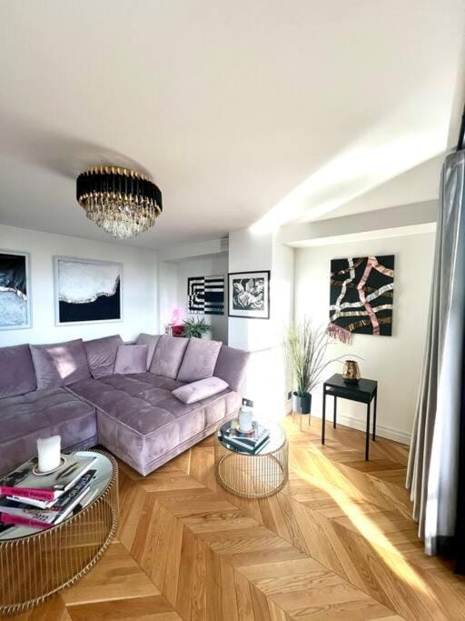TV and multimedia, Seating area