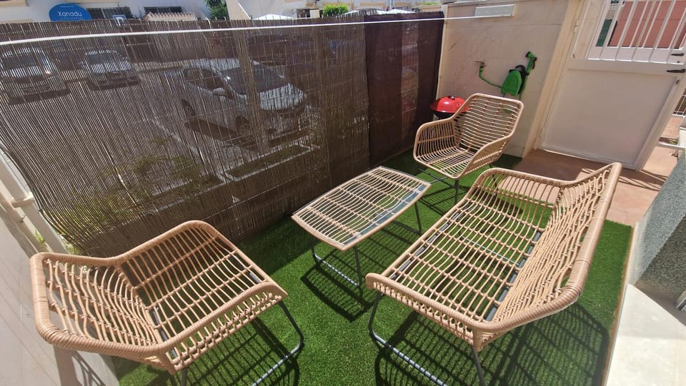 Alojamiento con terraza 1B02 en la Playa de Vera. Apartment in Andalusia
