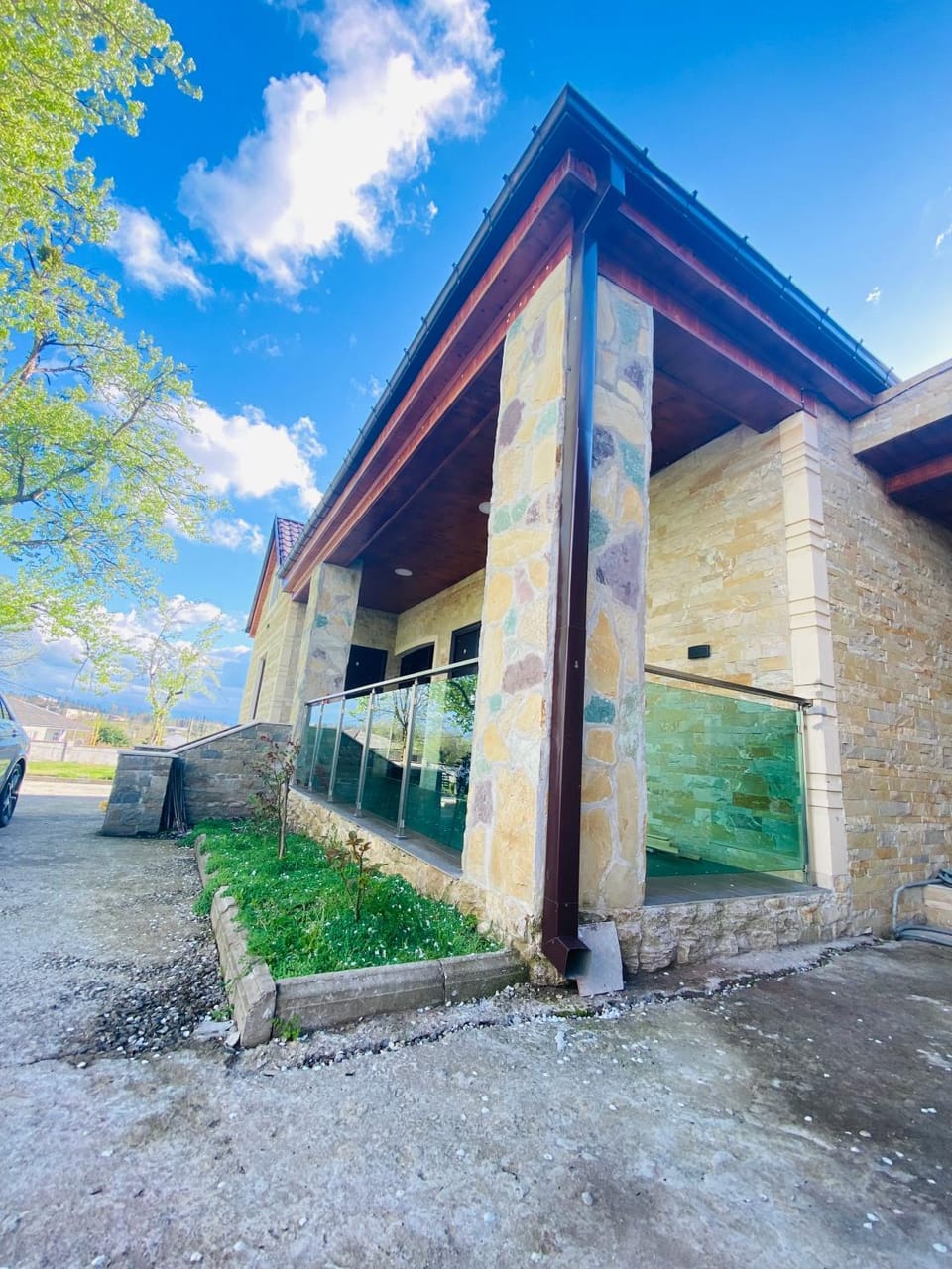 Property building, Day