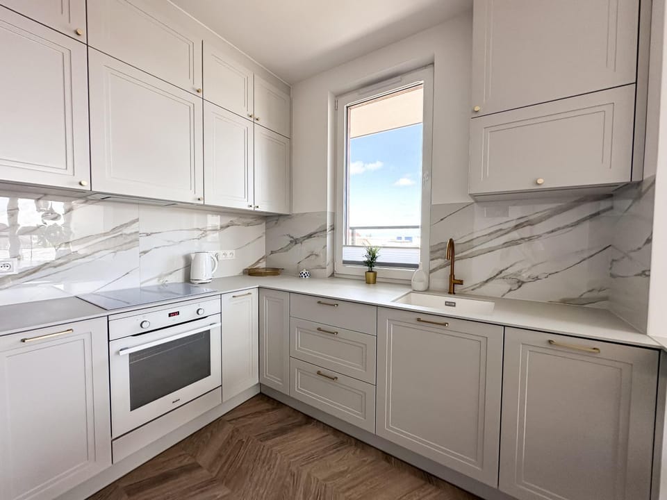 City view, microwave, kitchen
