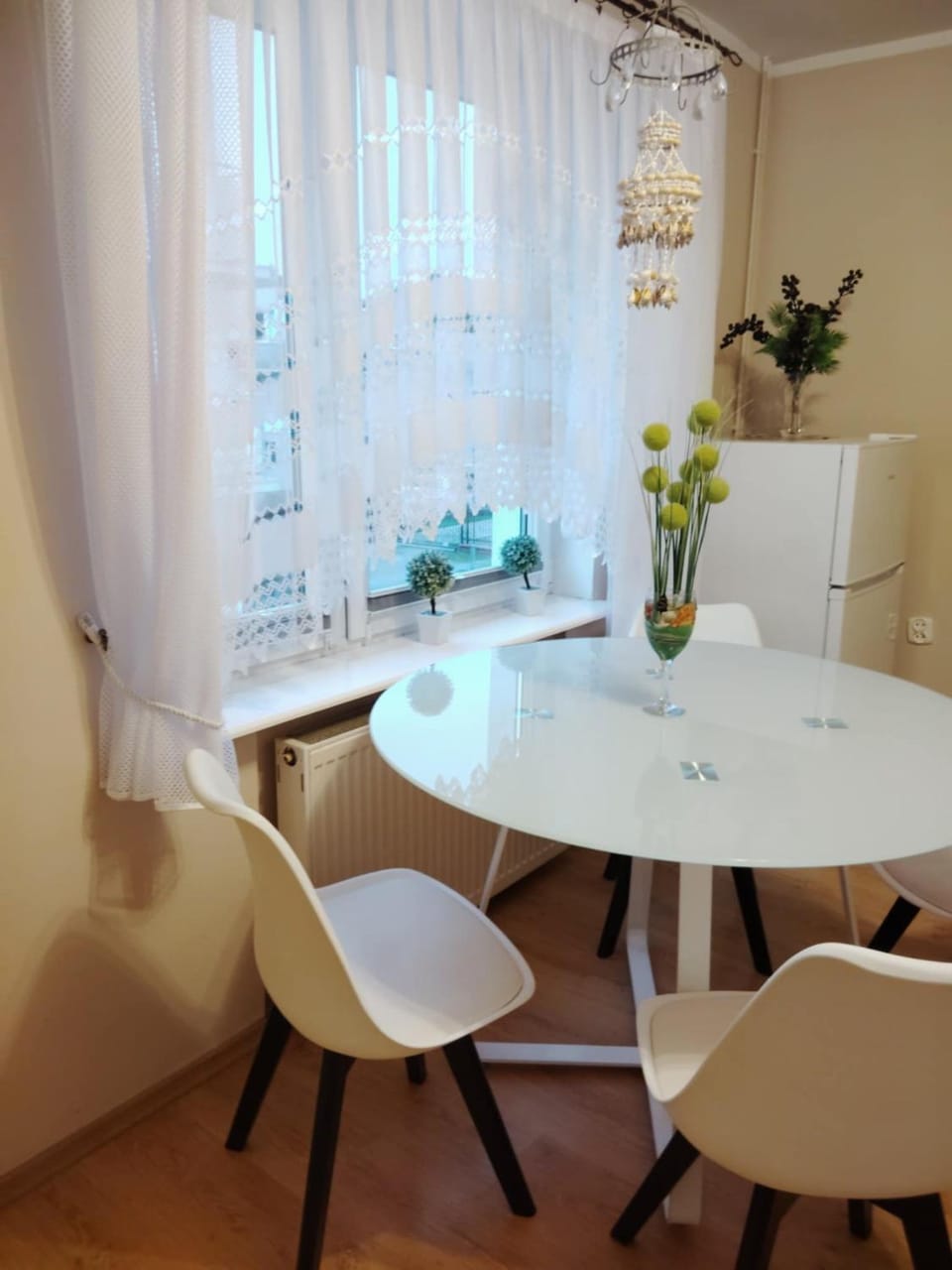 Dining area, kitchen