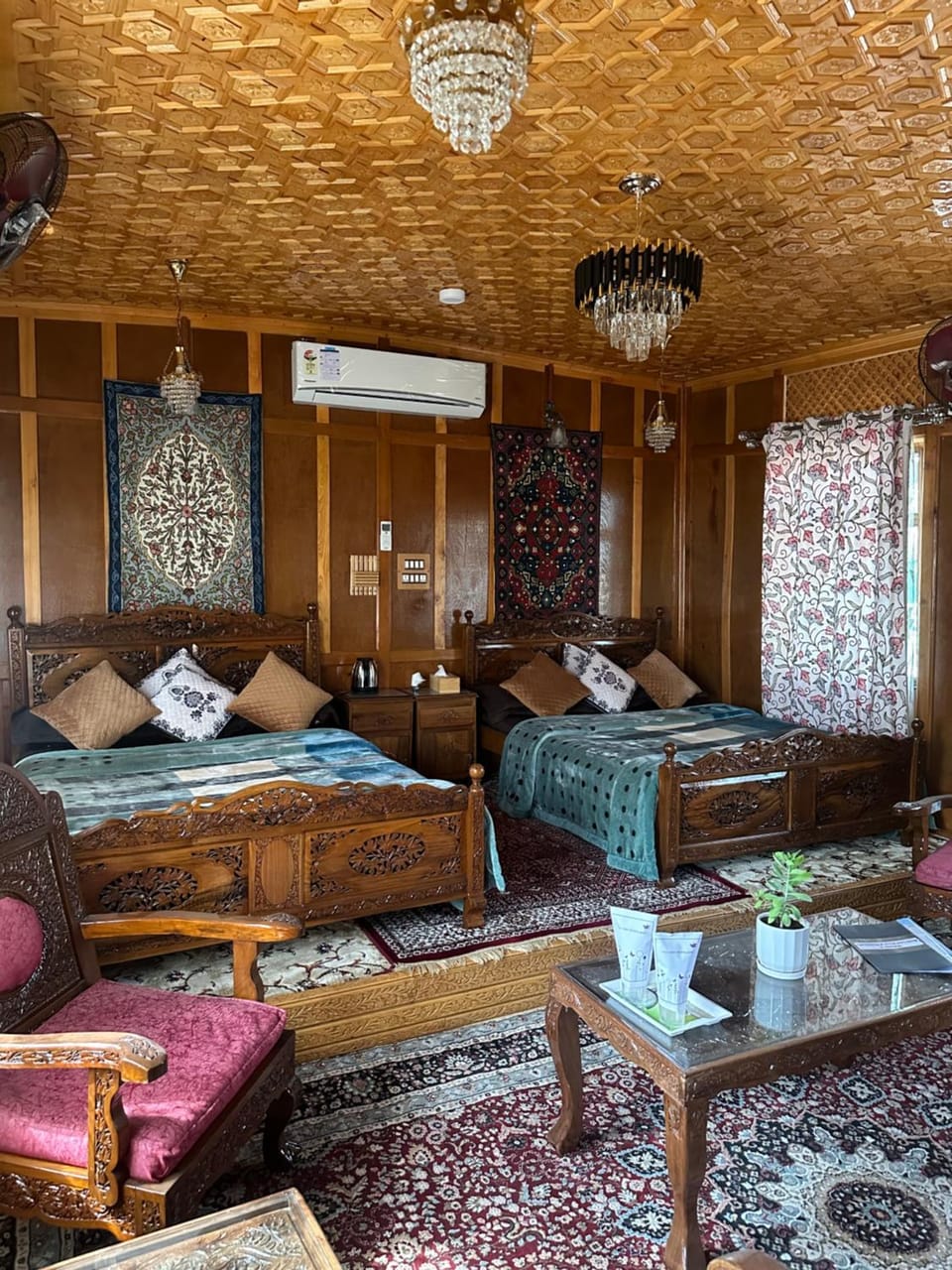 Movie land group of house boats Hotel in India