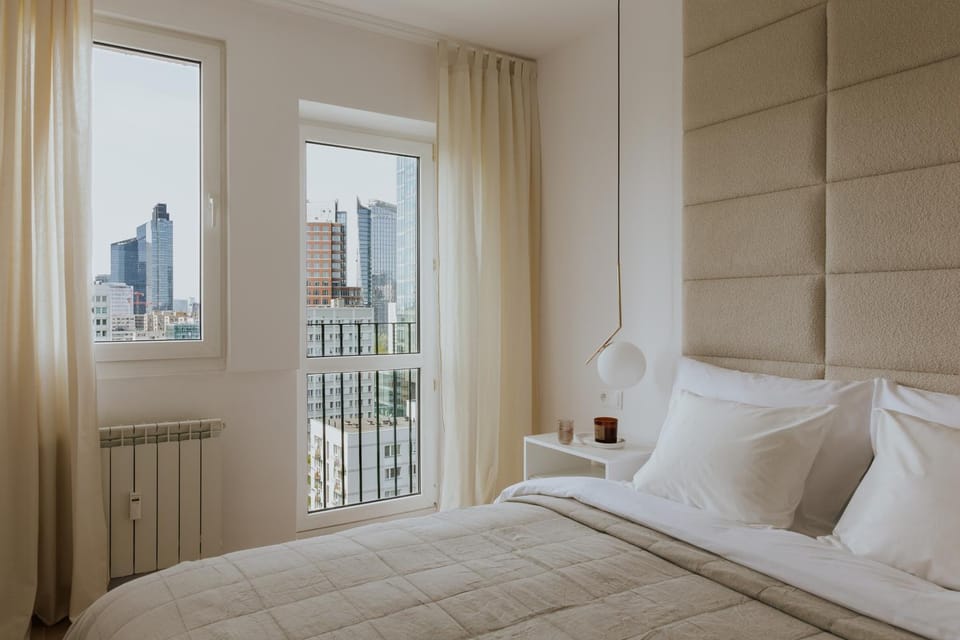 Bed, View (from property/room), Photo of the whole room, Bedroom, City view, internet