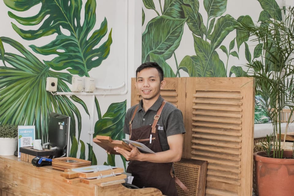 Staff, Restaurant/places to eat