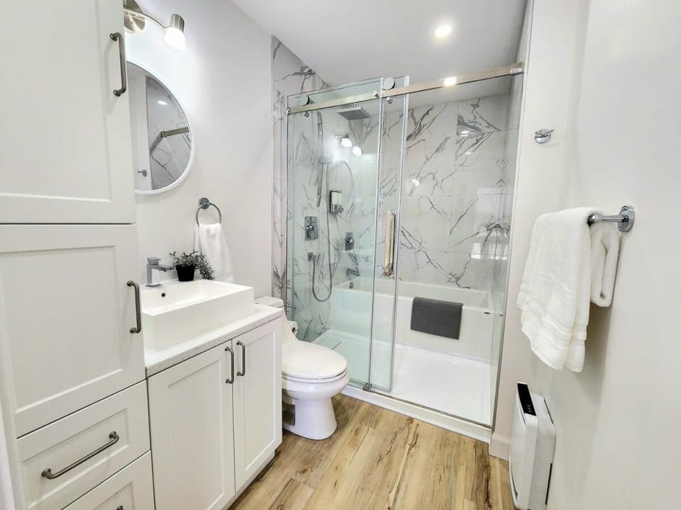 1900s Historic Charm -Free P+AC Apartment in Quebec City