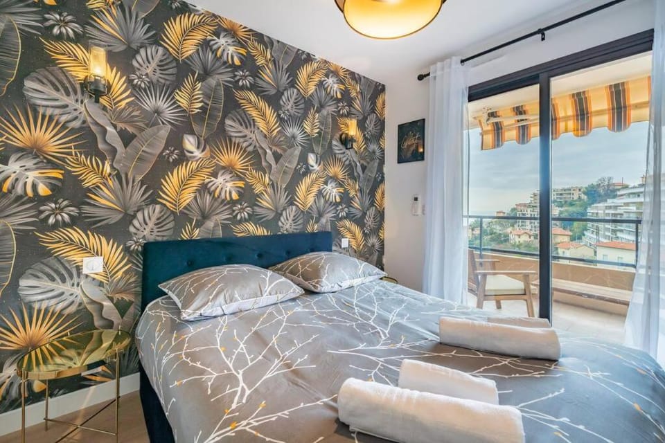 Patio, Bed, Photo of the whole room, Bedroom