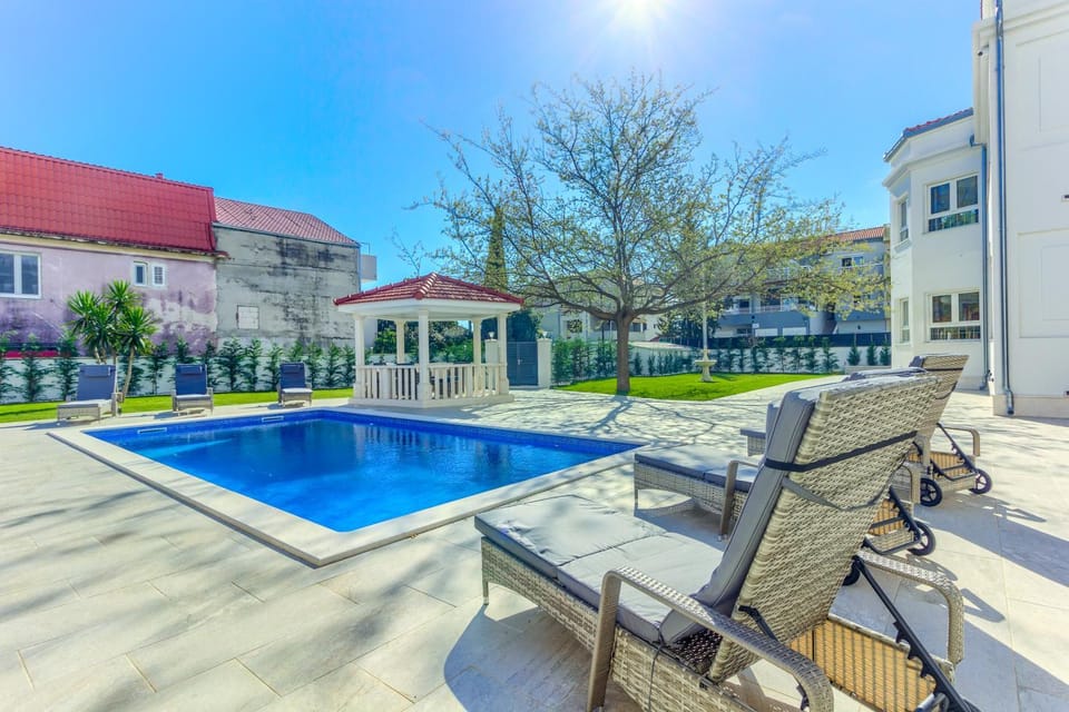 Patio, Pool view, Swimming pool, sunbed