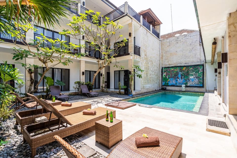 Property building, Patio, Day, Garden, Garden view, Pool view, Swimming pool, Inner courtyard view, sunbed