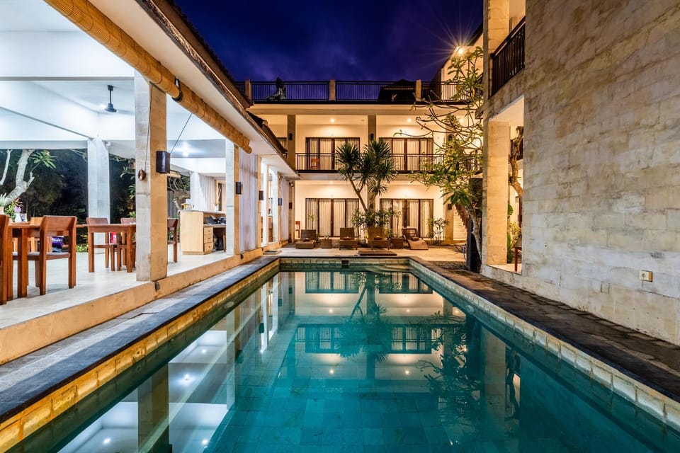 Property building, Restaurant/places to eat, Restaurant/places to eat, Night, Seating area, Dining area, Pool view, Area and facilities, Area and facilities, Swimming pool, sunbed
