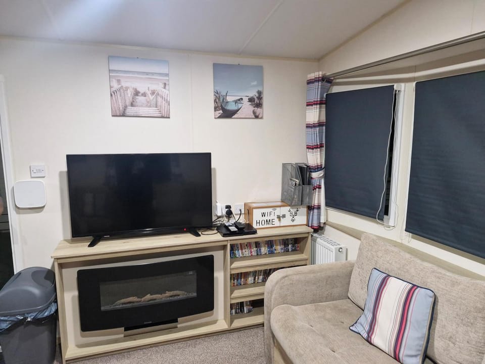 Highfield Grange Holiday Park Campground/ 
RV Resort in Clacton-on-Sea